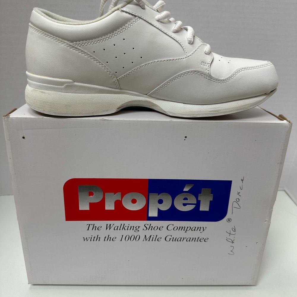 Propet Men’s White Athletic Lace-Up Walking Sneaker